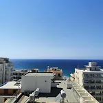 7. Luxurious Sea View Rooftop Suite In The Center!